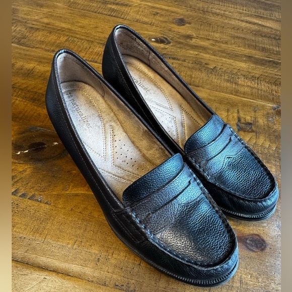 Naturalizer Balfour black Loafers Slip On Shoes Leather 1” Heel Size 9 - Picture 1 of 5
